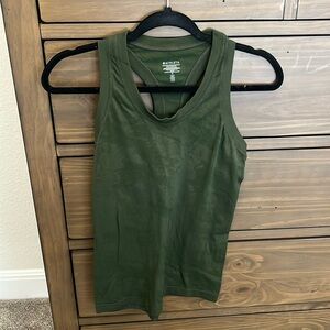 Athleta momentum seamless olive green tank small camo print